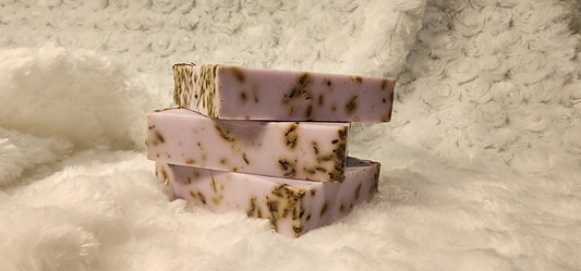 🌿 Lavender Bliss Goat’s Milk Soap