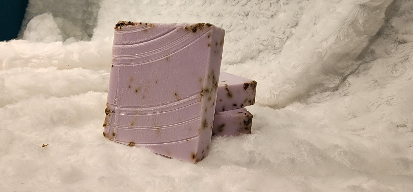 🌿 Lavender Bliss Goat’s Milk Soap
