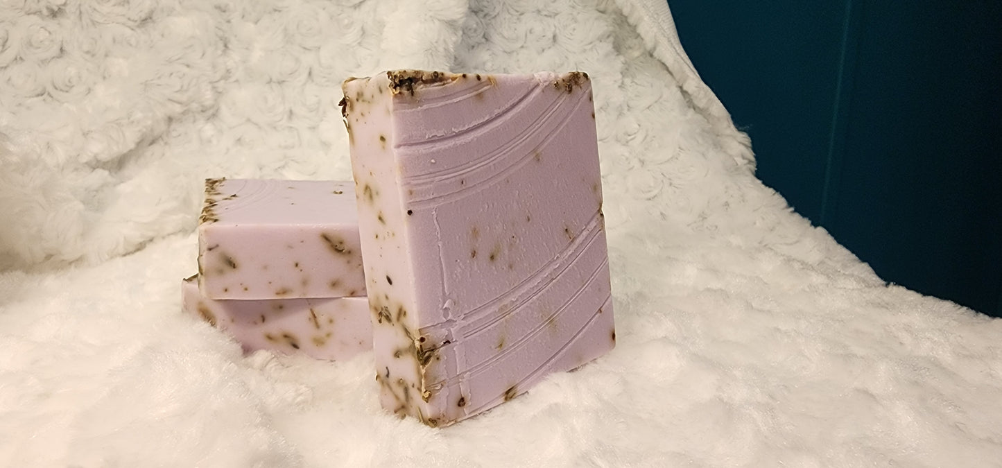🌿 Lavender Bliss Goat’s Milk Soap