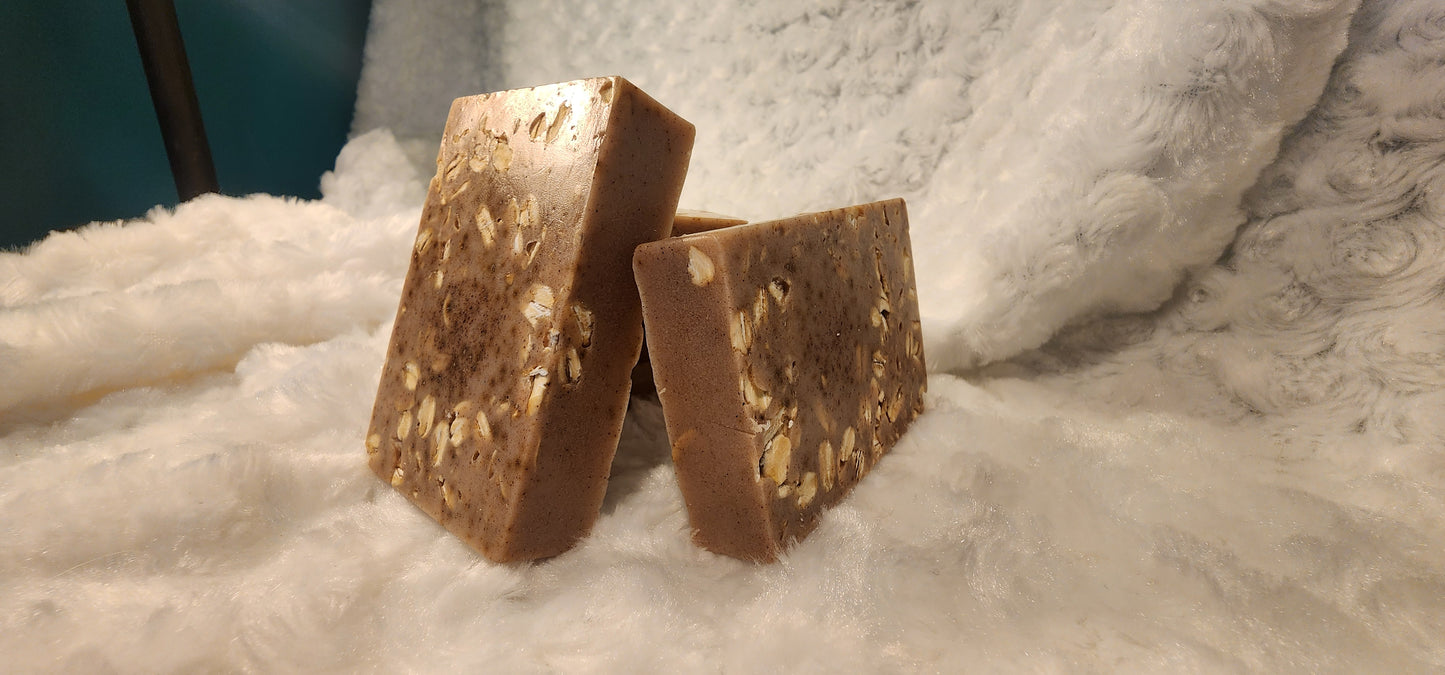 Apple Spice Oatmeal Soap – Nourishing Shea Butter Blend
