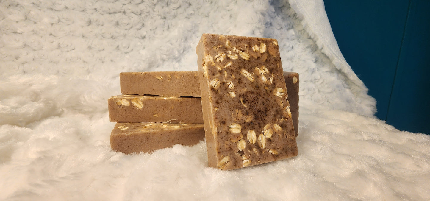 Apple Spice Oatmeal Soap – Nourishing Shea Butter Blend